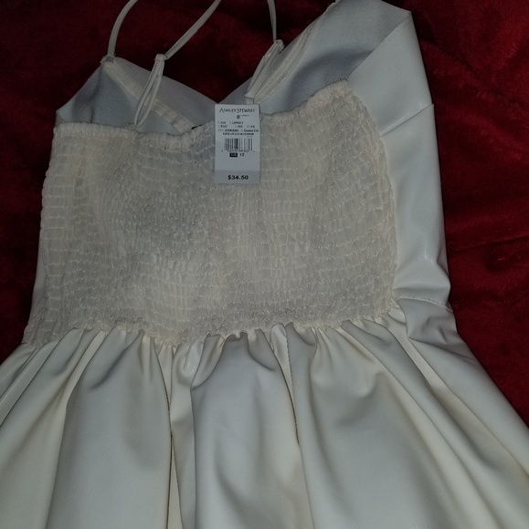 Cream camisole top - Picture 3 of 4